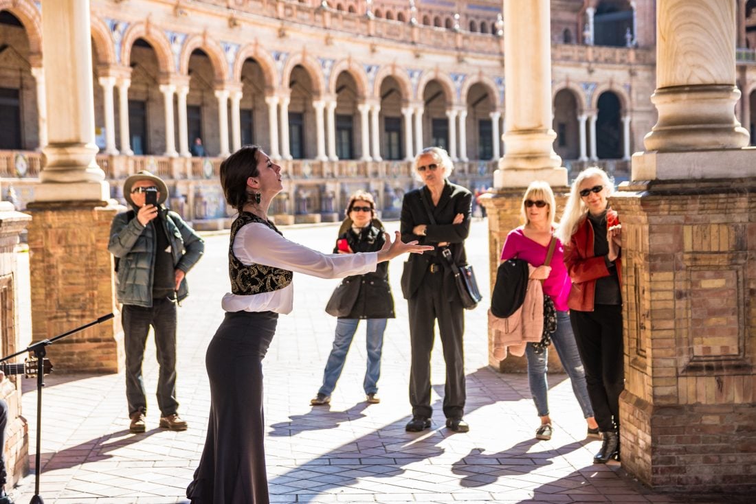 Things to do in Seville Spain, flemenko in Plaza de Espana