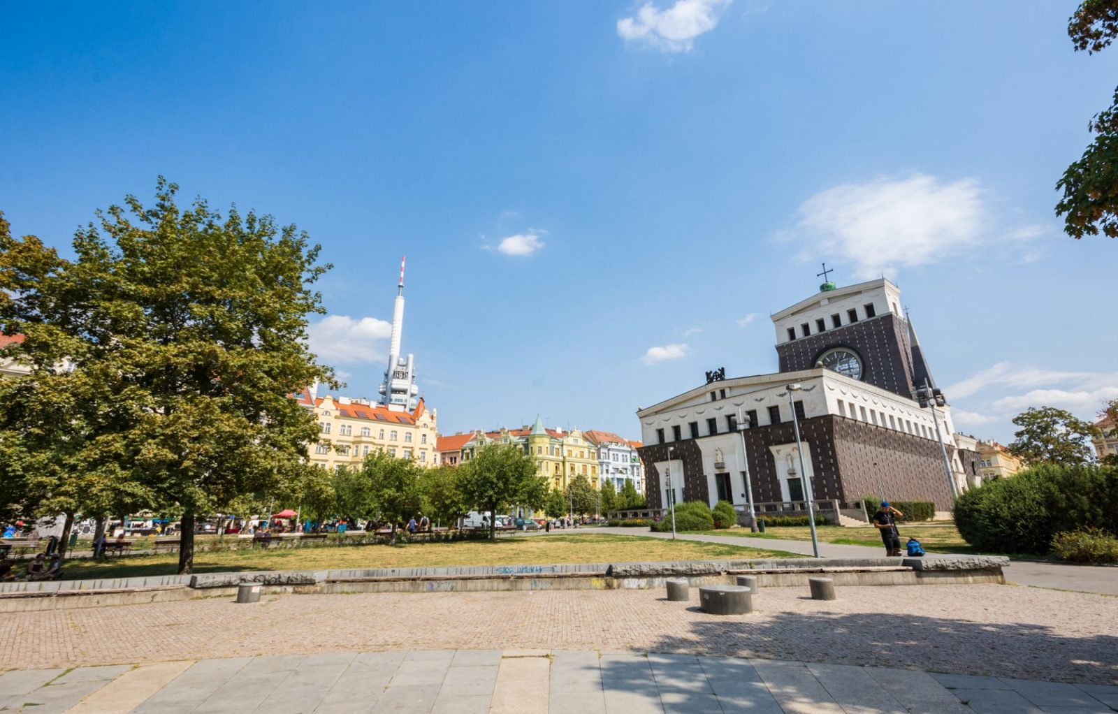 tour zizkov prague