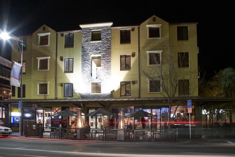 The BEST Hostels in Queenstown (2020 • REAL Insider Guide!)