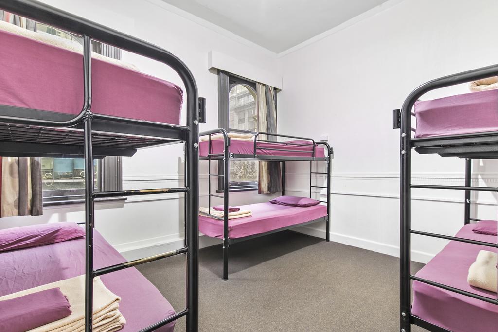 queens street backpackers best hostels auckland