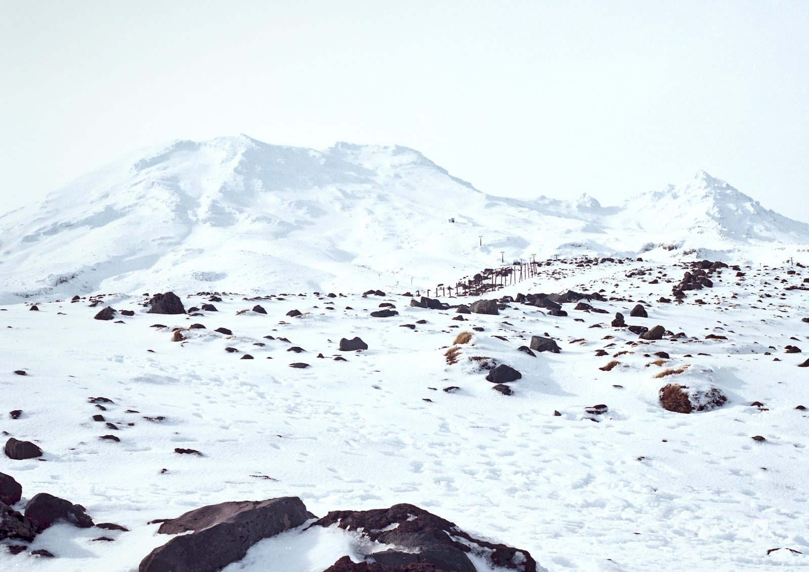 Skiing in New Zealand - A Complete Guide to Slopes and Resorts